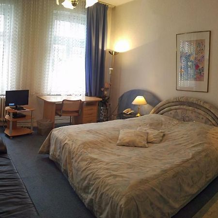 Central Budget Hotel Bonn Esterno foto