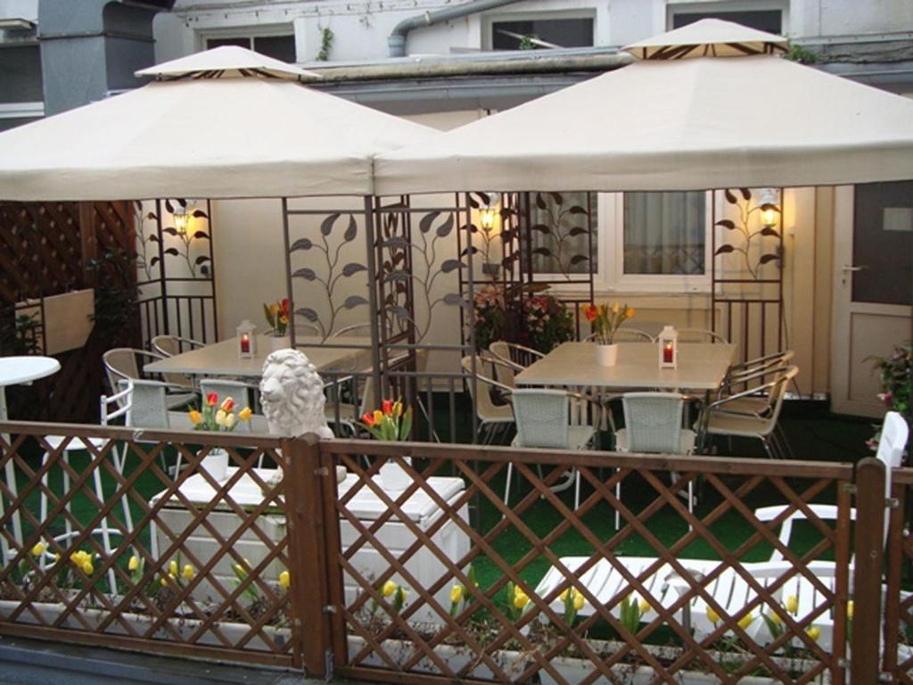Central Budget Hotel Bonn Esterno foto