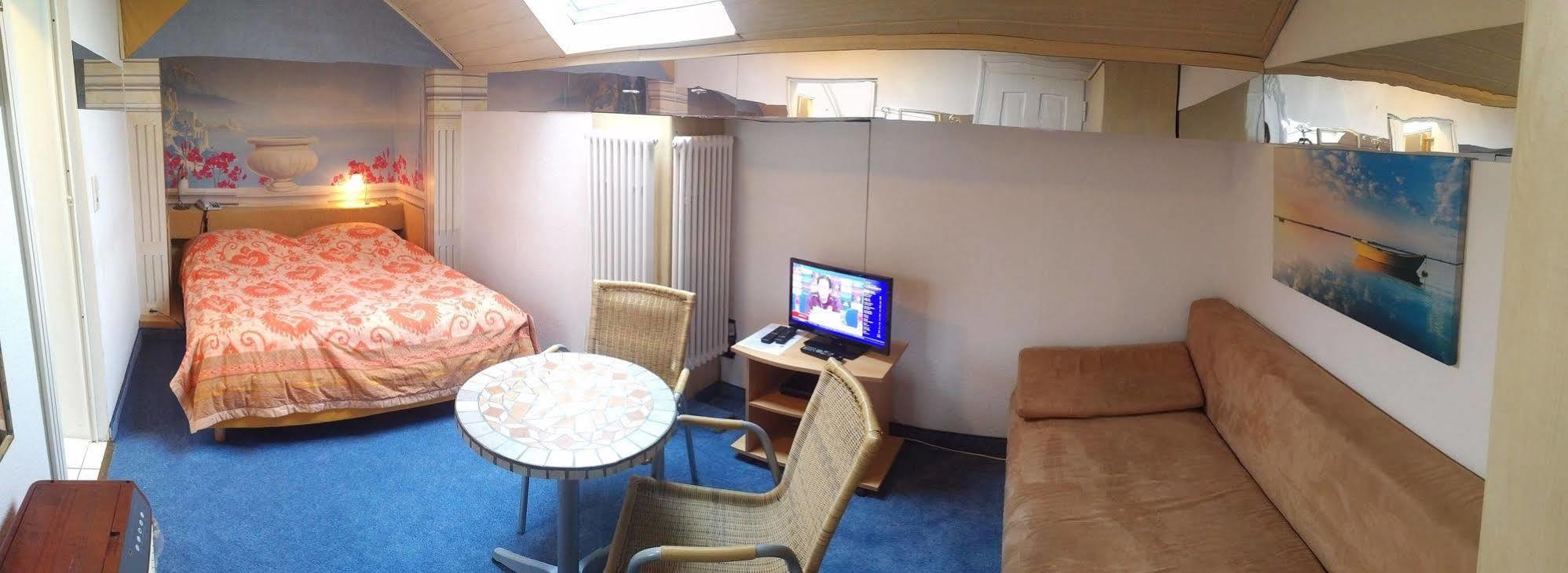 Central Budget Hotel Bonn Esterno foto