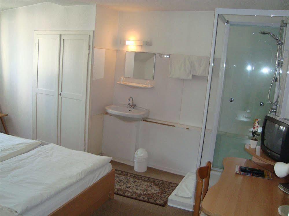 Central Budget Hotel Bonn Esterno foto